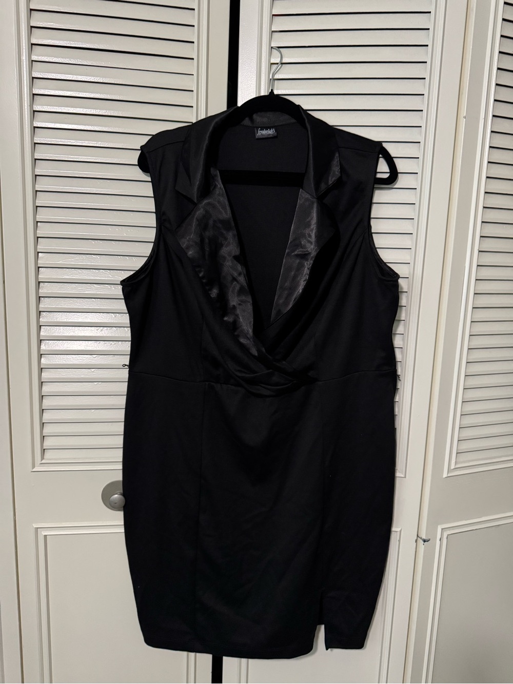 Frederick's of Hollywood Black Sleeveless Satin-Trim Wrap Dress